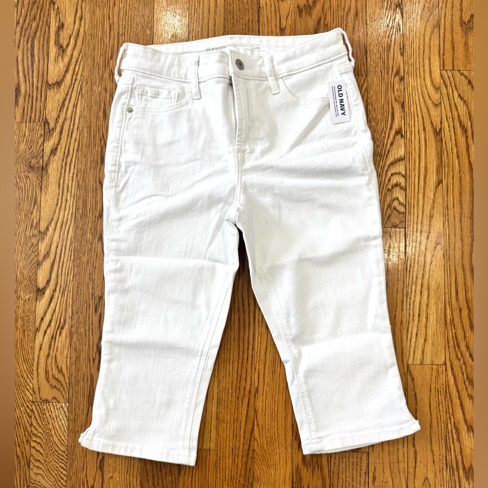 Old Navy Women's White High-Waisted Capri Jeans - New With Tag! size 4 petite